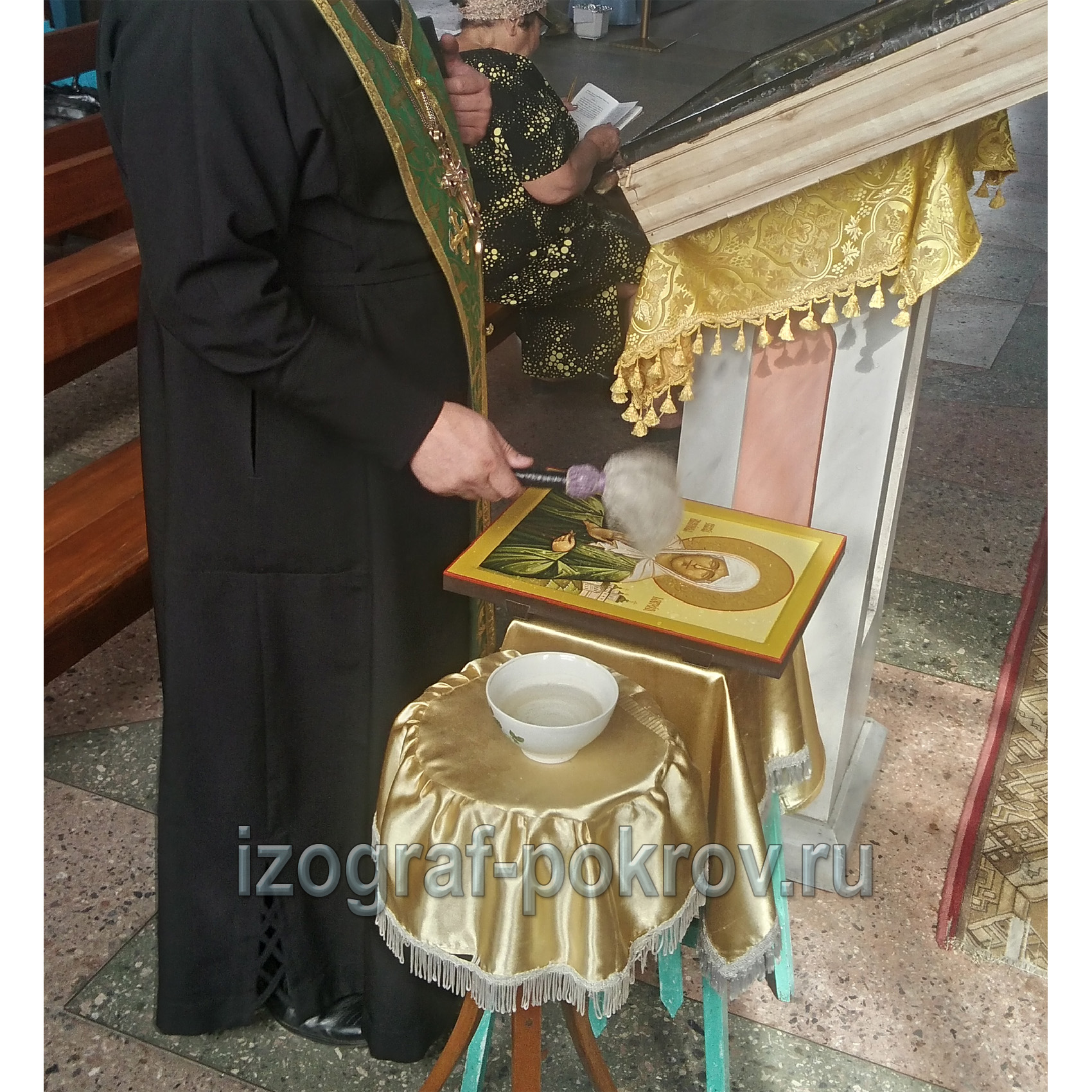 Освящение иконы Матроны Московской в храме Покрова Пресвятой Богородицы